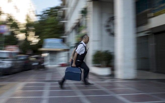 Κρήτη: Αρπαξαν φωτιά τα χρήματα της χρηματαποστολής